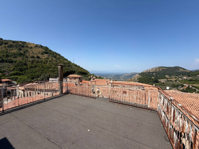 House in Colle San Magno - Image 3