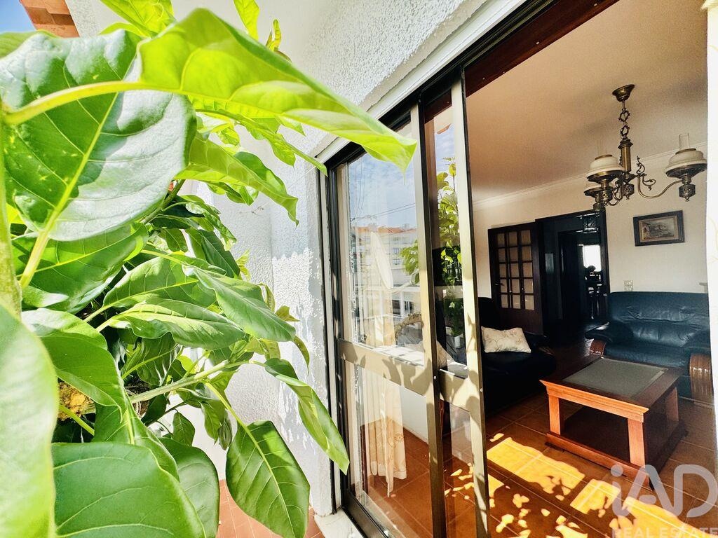House in Barreiro - Image 3