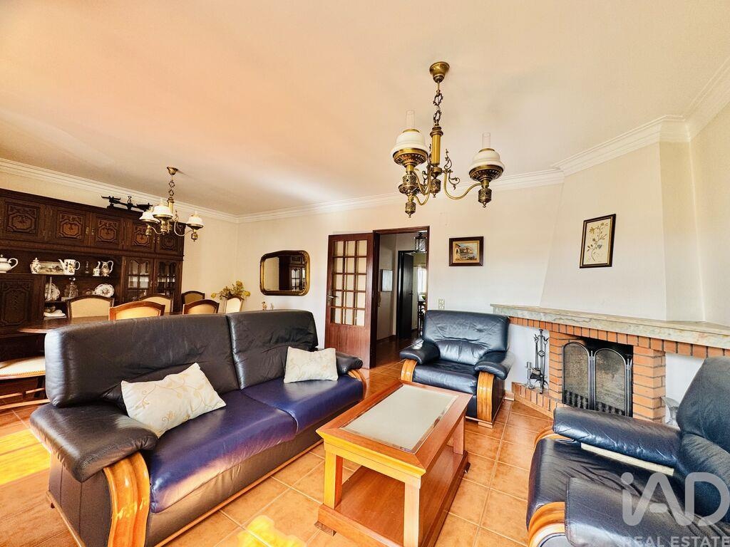 House in Barreiro - Image 2