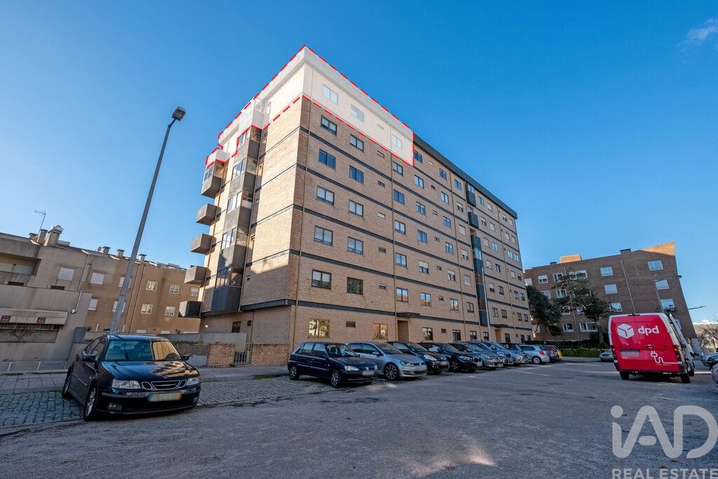 Apartment in Sao Mamede de Infesta - Image 2