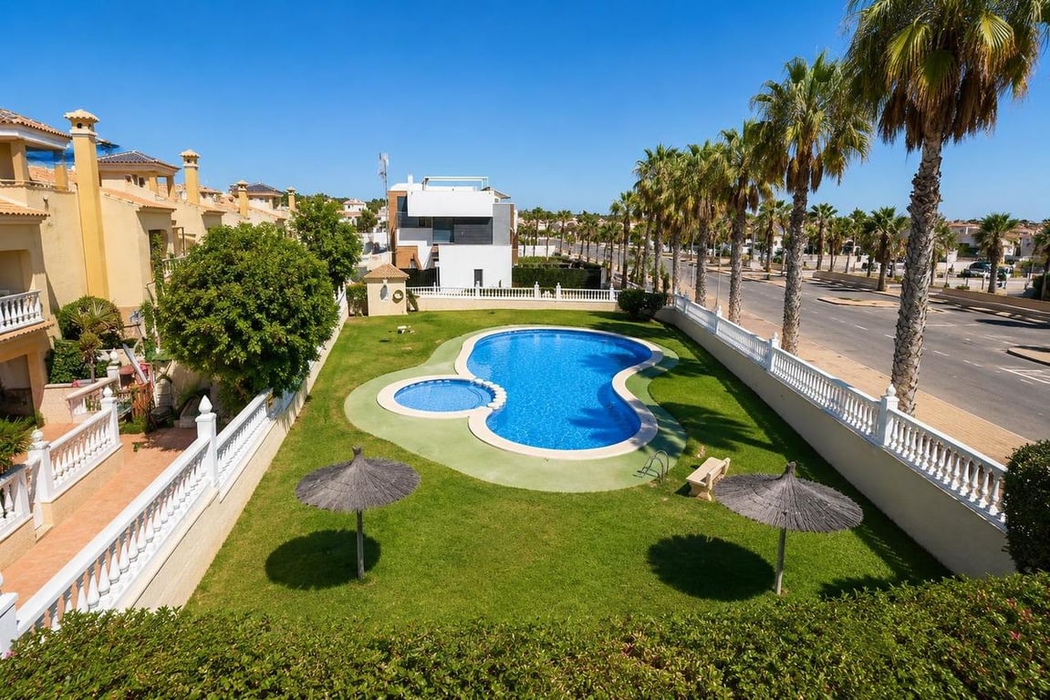 Apartment in Dehesa de Campoamor - Image 2