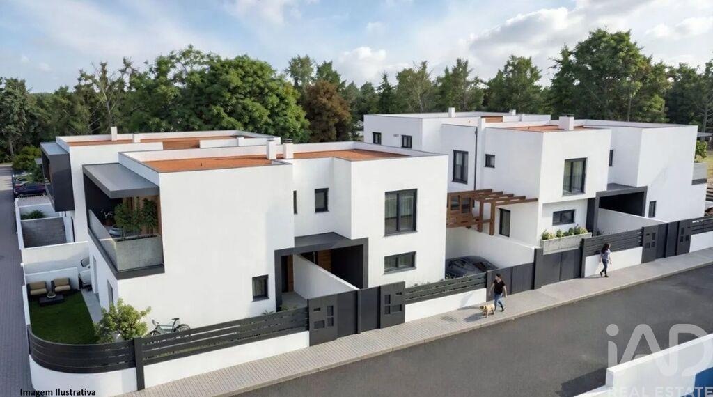 House in Fernao Ferro - Image 2