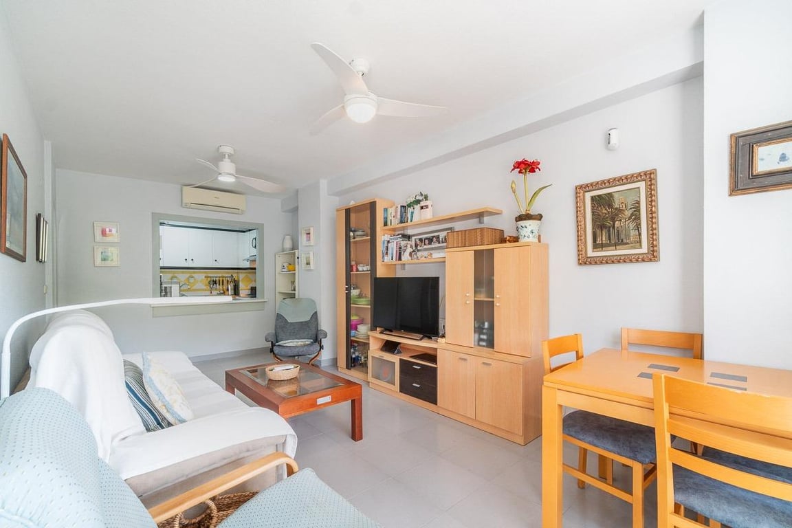 Apartment in Dehesa de Campoamor - Image 2