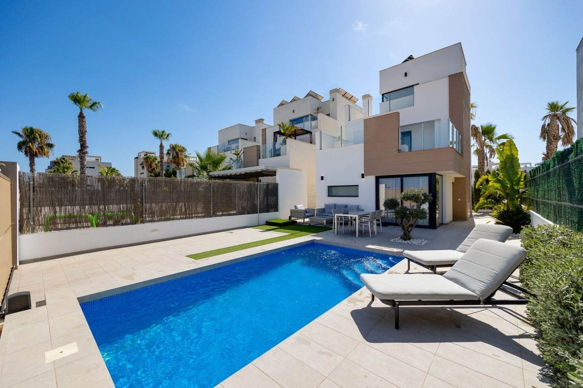 Villa in Guardamar del Segura - Image 3