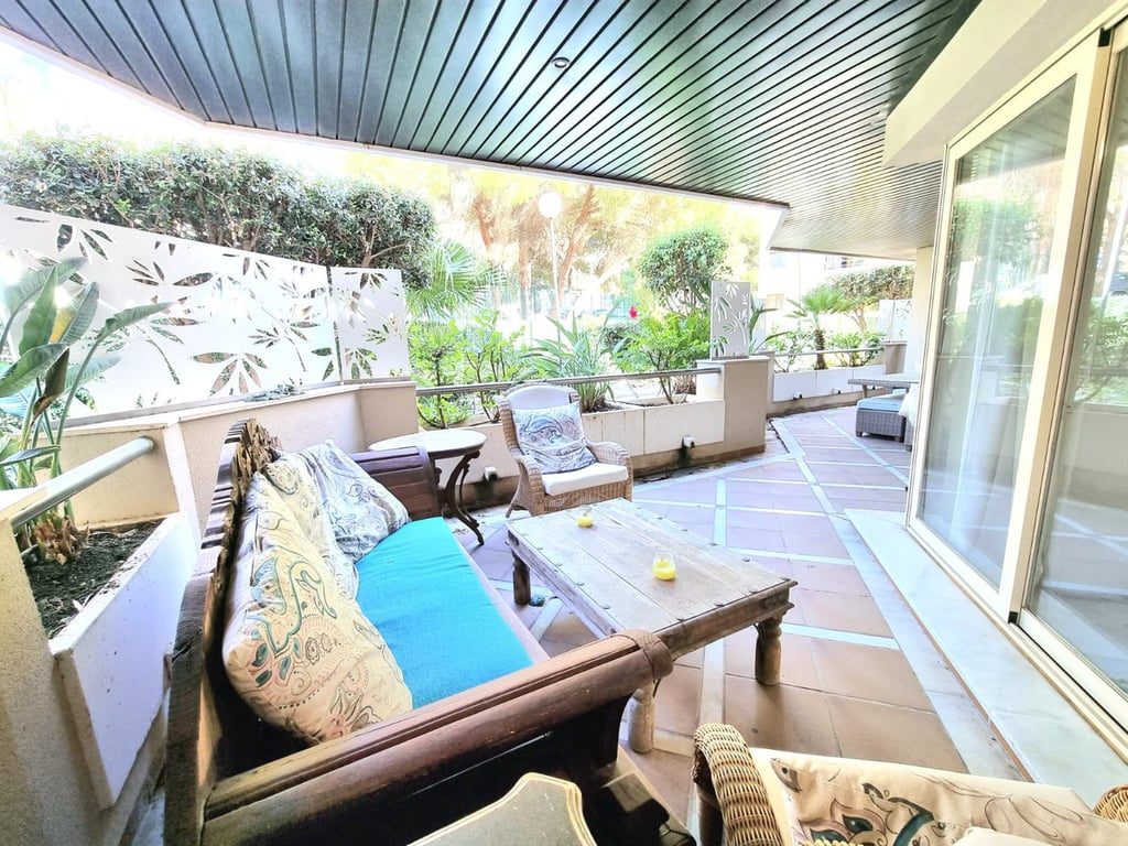 Apartment in Nueva Andalucia - Image 2