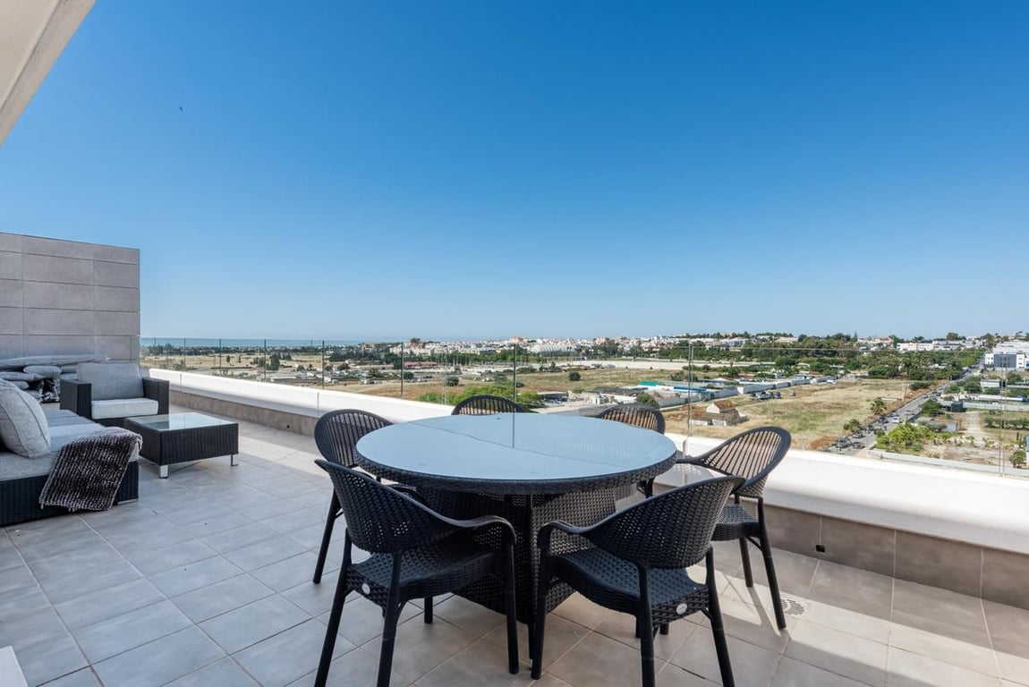 Penthouse in Nueva Andalucia - Image 2