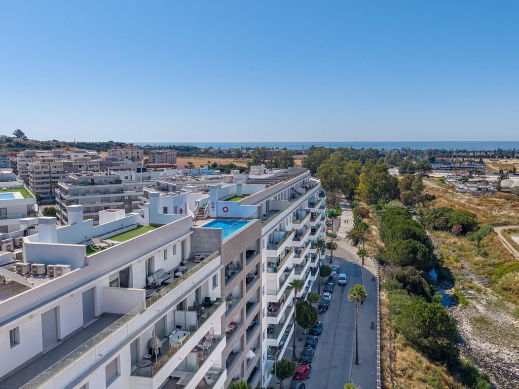Penthouse in Nueva Andalucia - Image 3