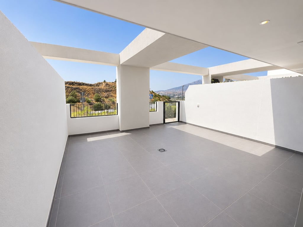Apartment in La Cala De Mijas - Image 2