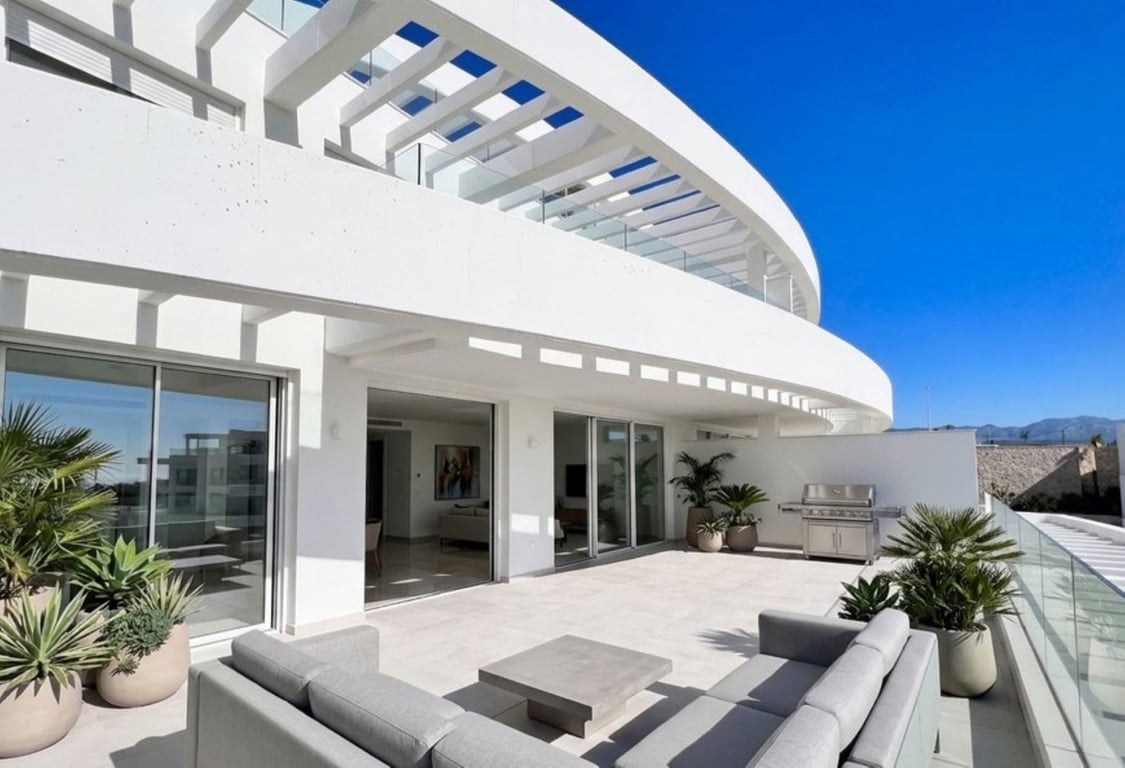 Apartment in La Cala De Mijas - Image 2
