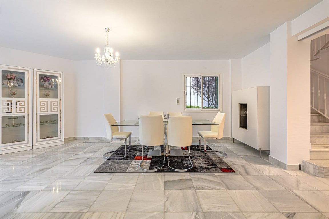 House in Nueva Andalucia - Image 3