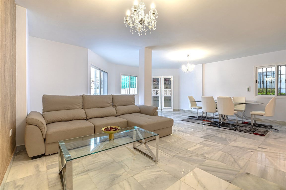 House in Nueva Andalucia - Image 2