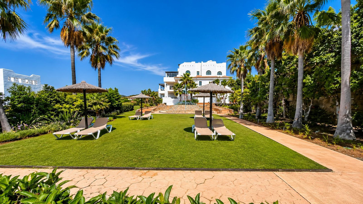 House in La Duquesa - Image 2