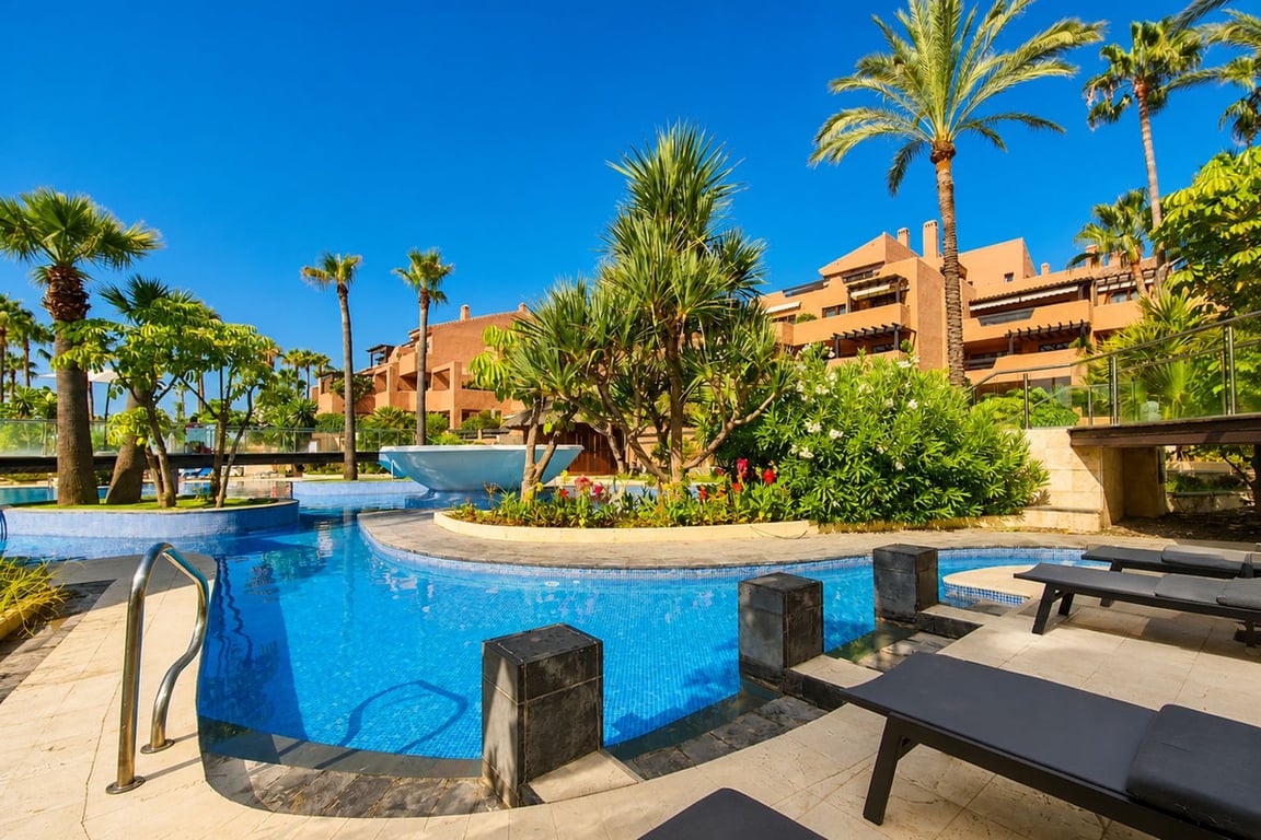 Apartment in Estepona - Image 2