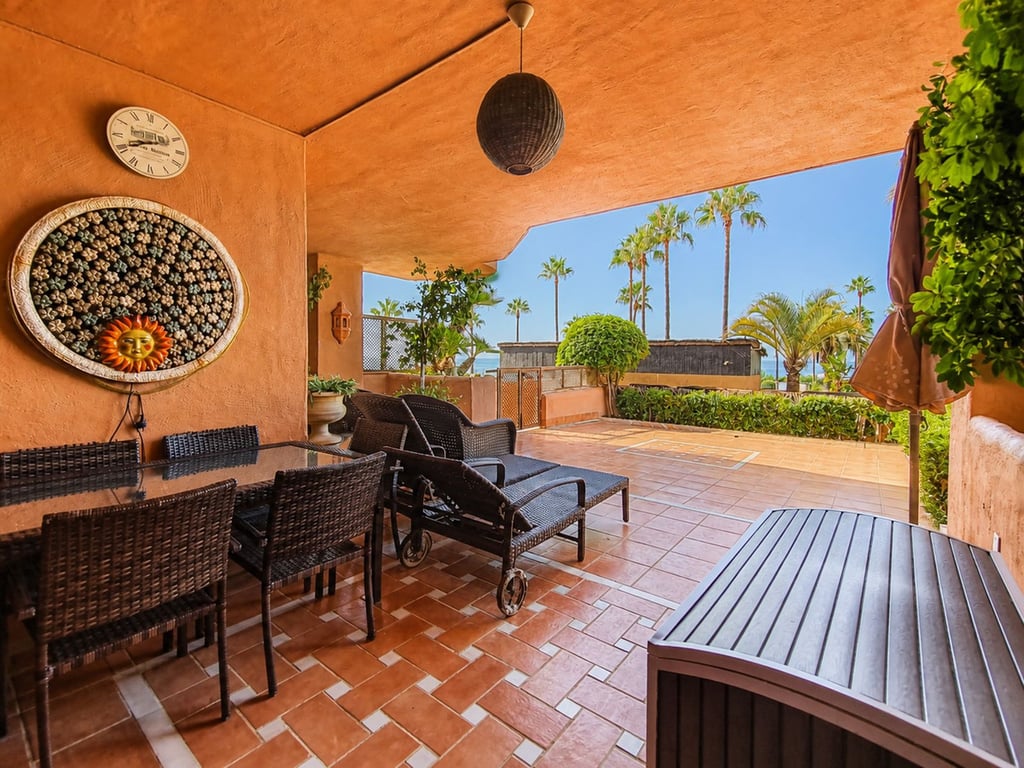 Apartment in Estepona - Image 3