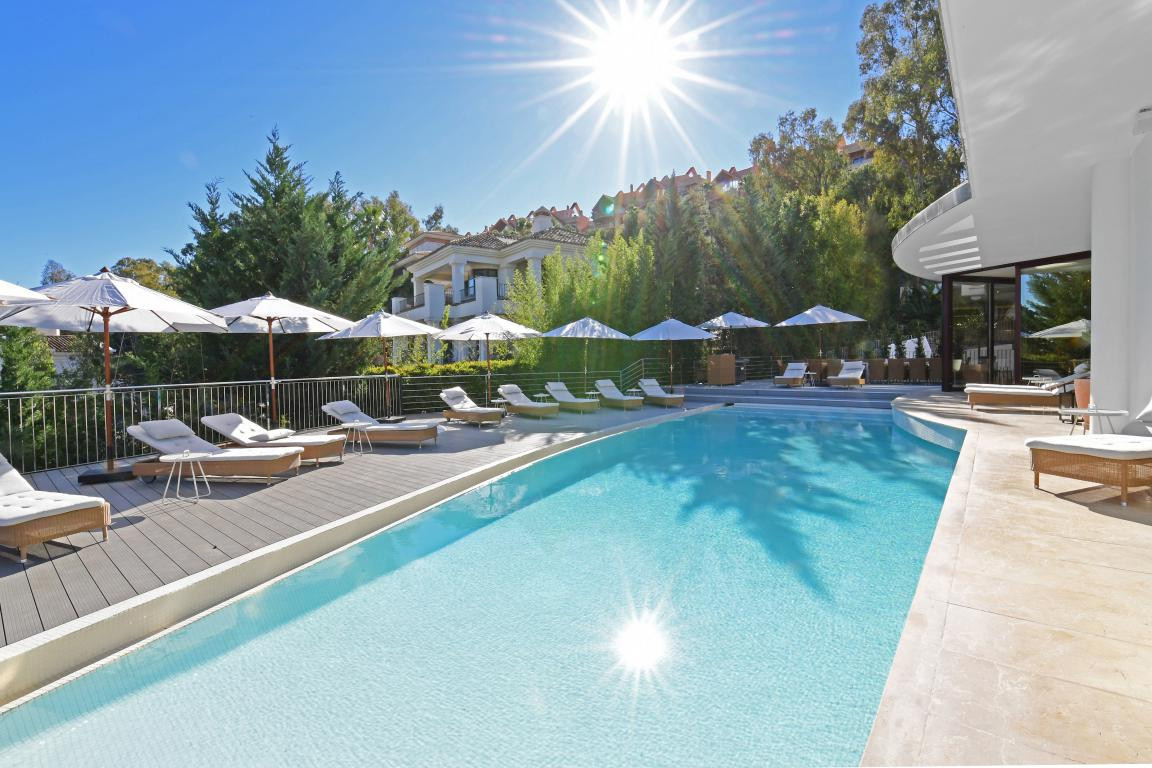 Villa in Nueva Andalucia