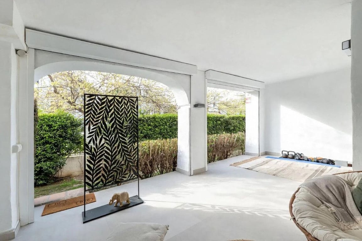 Apartment in Nueva Andalucia - Image 2
