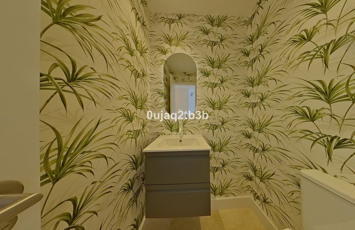 Apartment in Marbella - Image 2