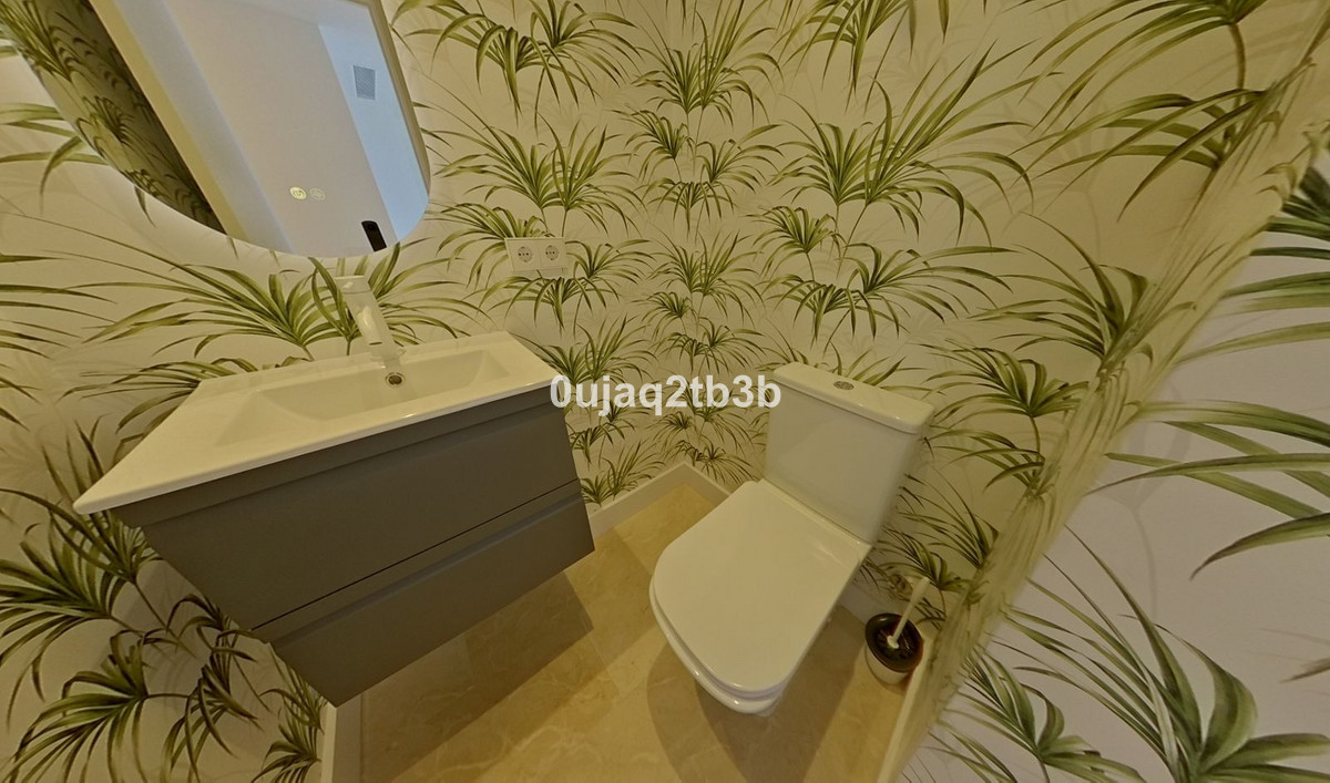 Apartment in Marbella - Image 3