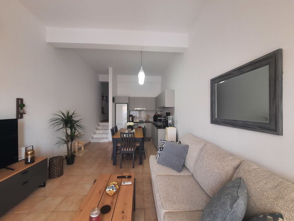 Villa in Pegeia - Image 2