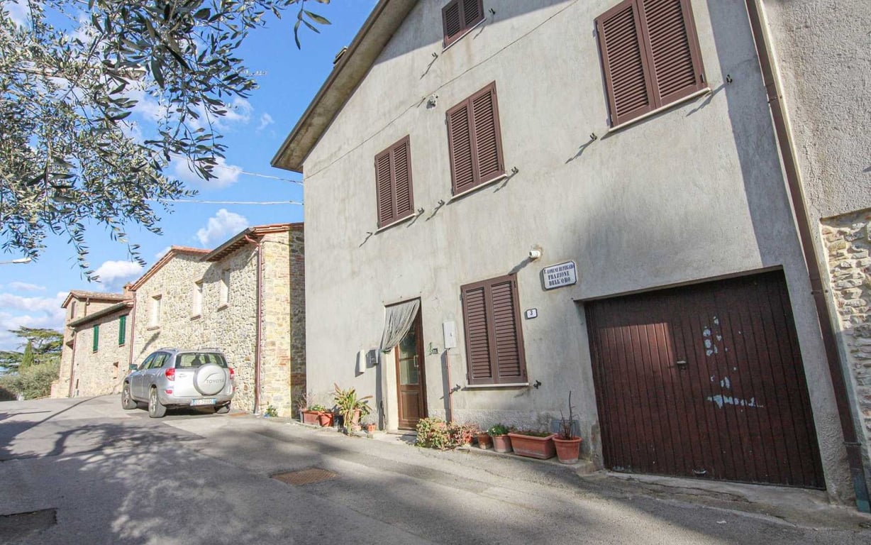 House in Oro