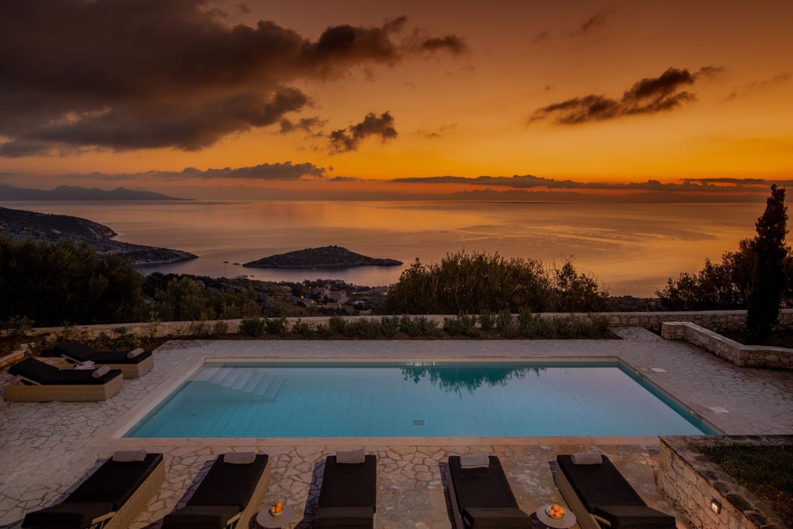 Villa in Koiliomenos - Image 3