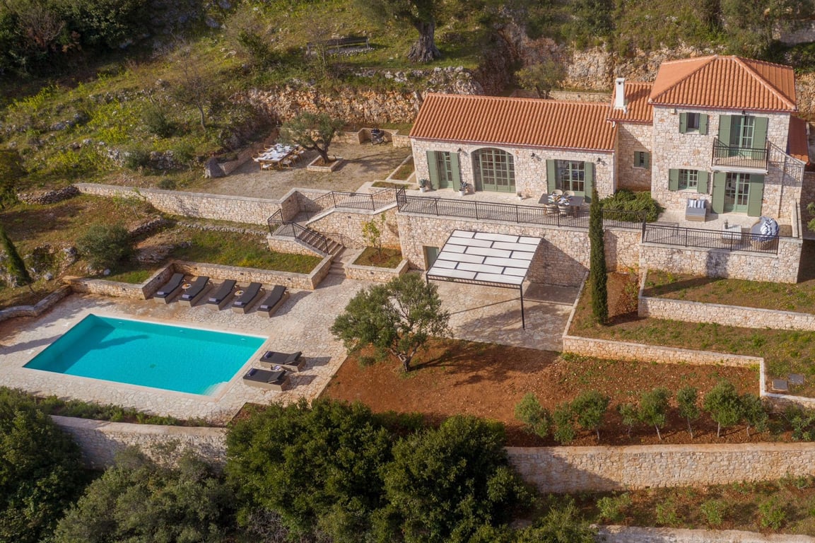 Villa in Koiliomenos - Image 2