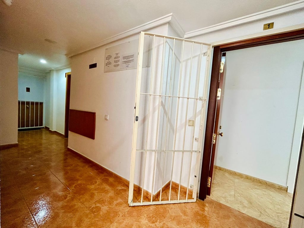 Apartment in Torrevieja - Image 2