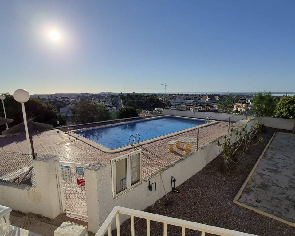 Apartment in Alicante - Image 2