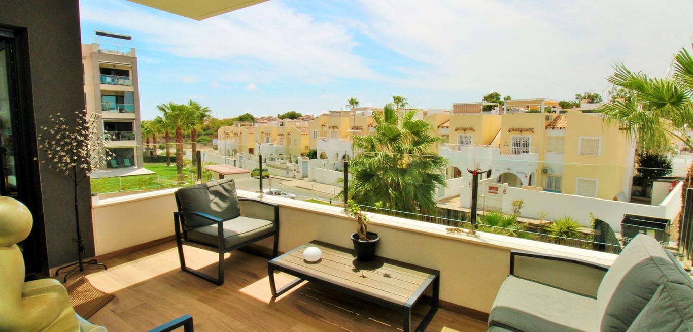 Apartment in Villamartin - Image 3