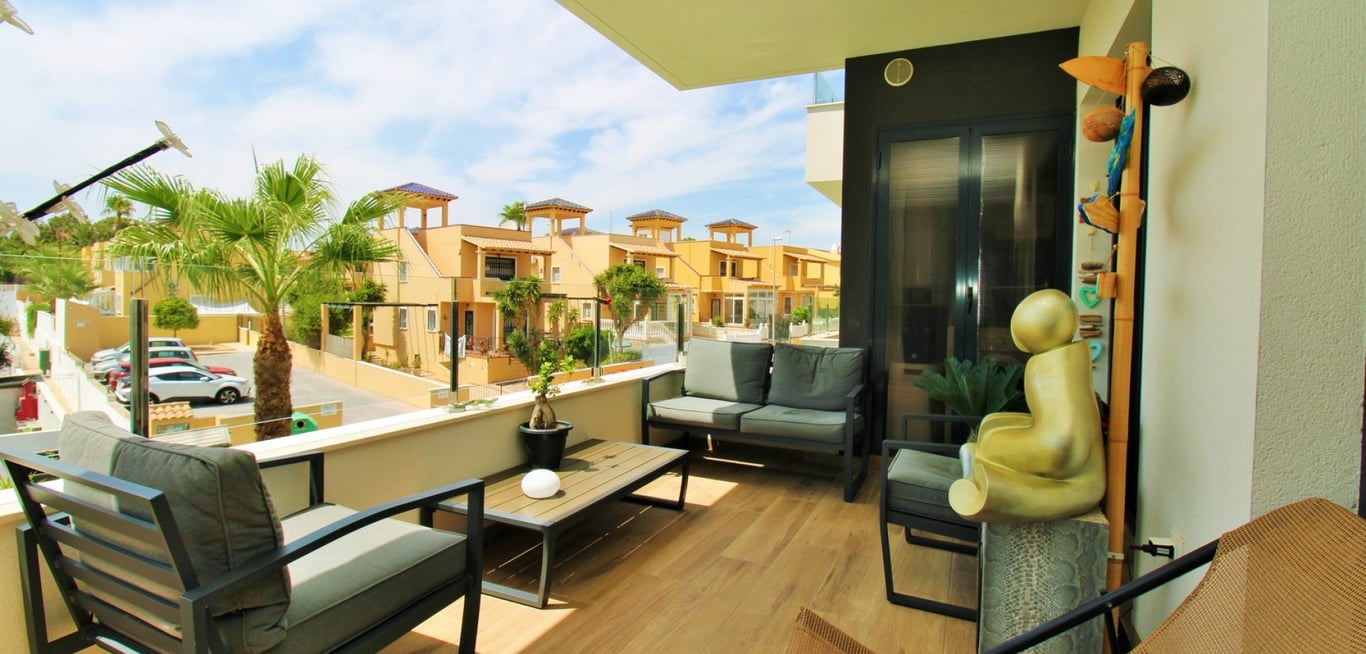 Apartment in Villamartin - Image 2