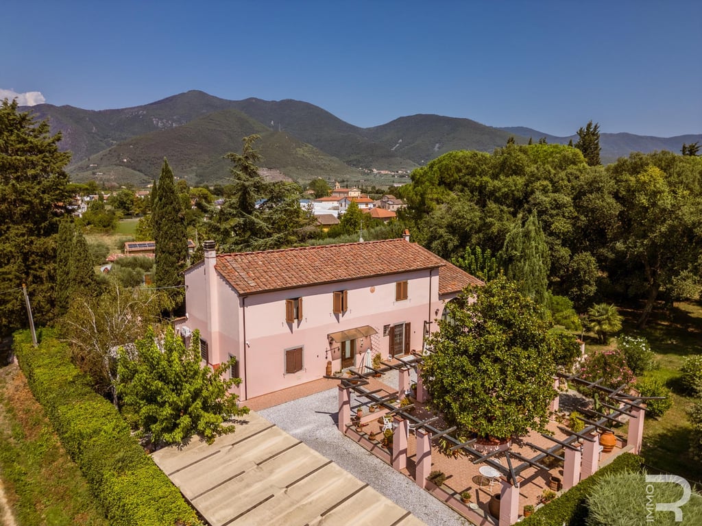 House in San Giuliano Terme - Image 2