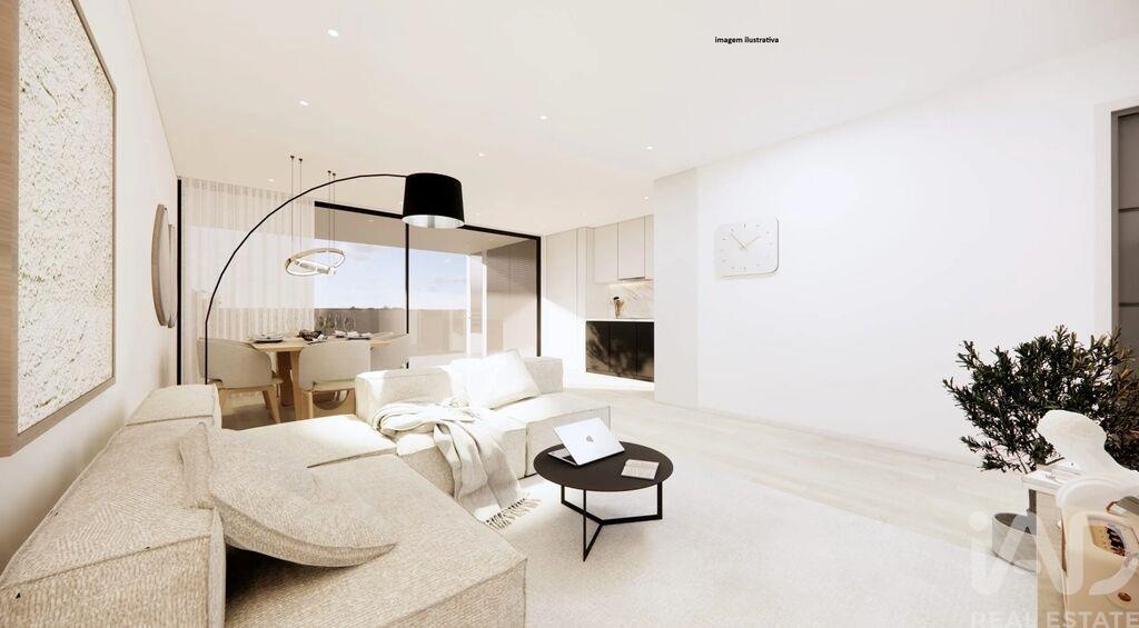 Apartment in Costa - Image 2