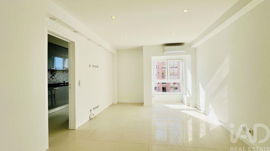 Apartment in Setubal - Image 2