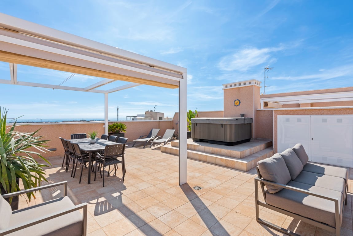 Penthouse in Los Dolses - Image 2