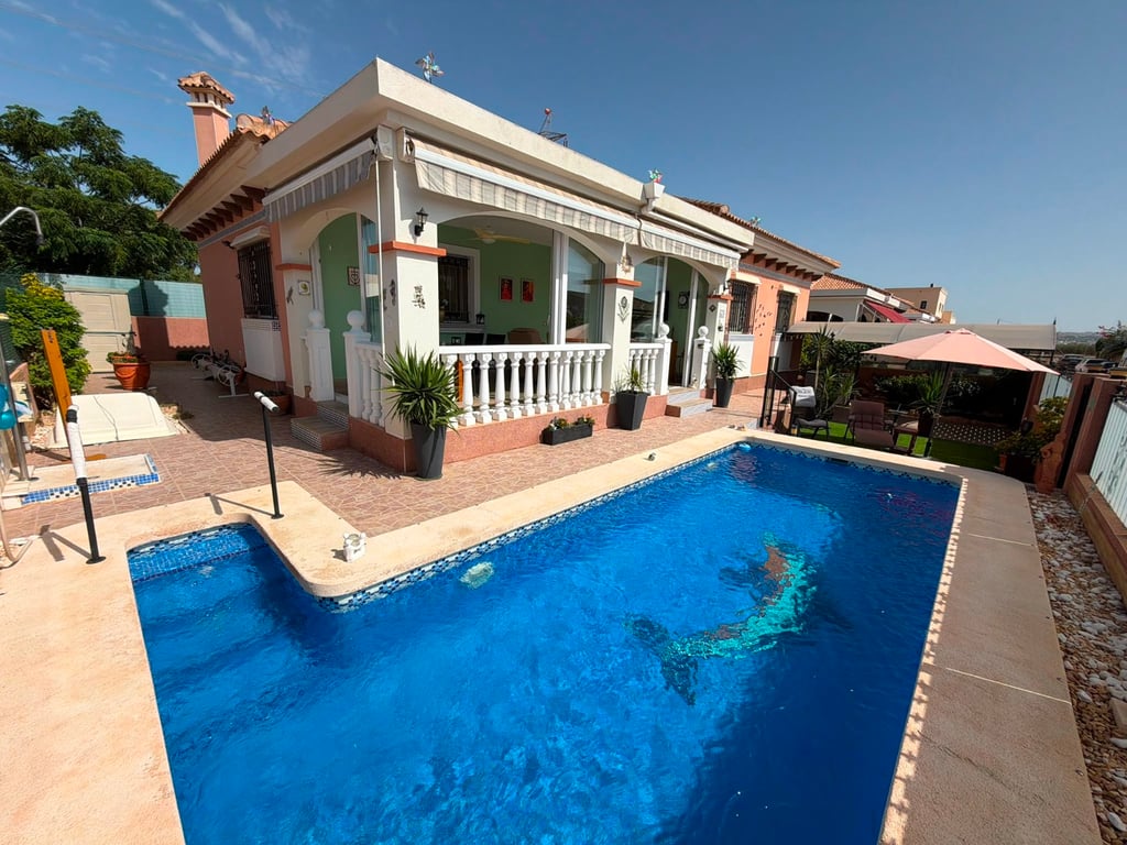 Villa in Los Montesinos