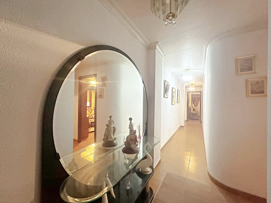 Apartment in Torrevieja - Image 2