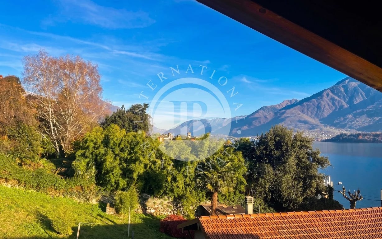 Apartment in Domaso