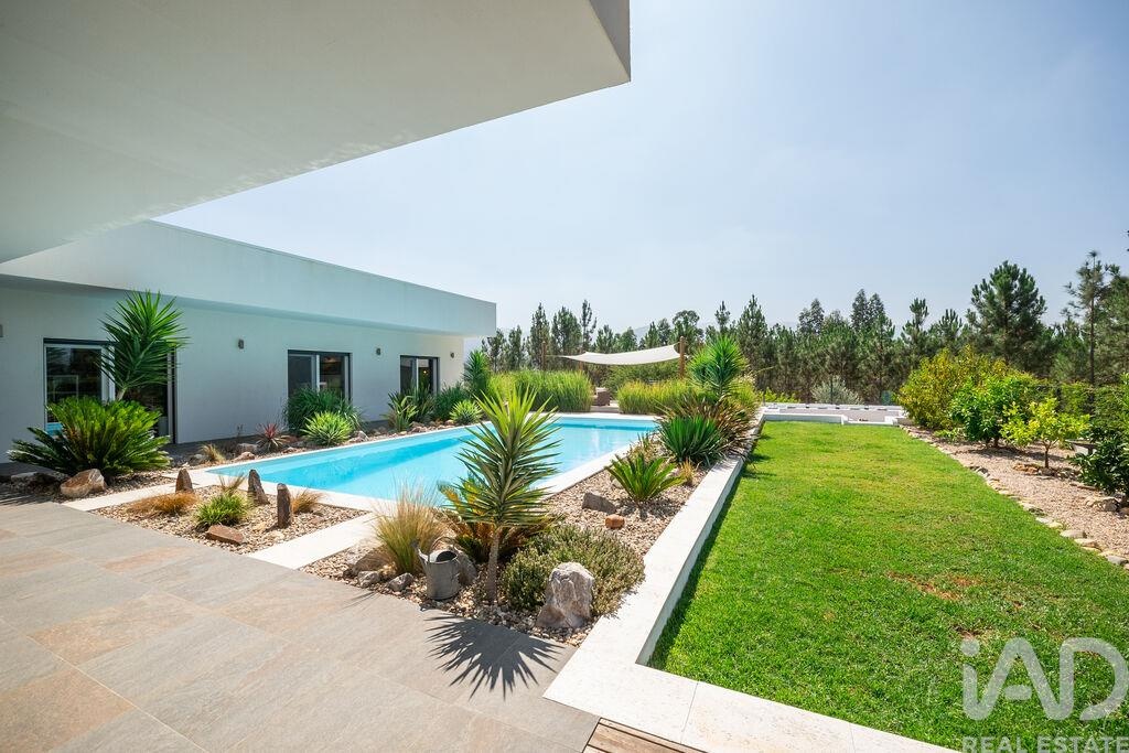 House in Miranda do Corvo - Image 2