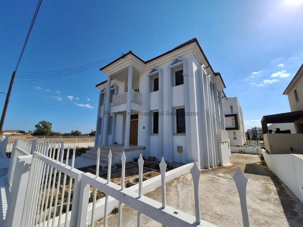 House in Agios Fanourios - Image 3