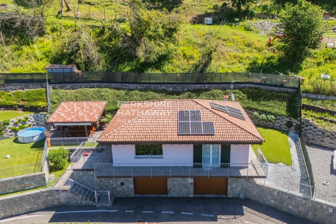 Villa in Blessagno - Image 2