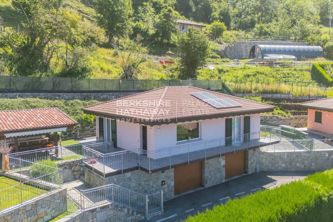 Villa in Blessagno