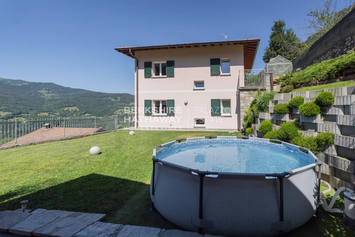 Villa in Blessagno - Image 2