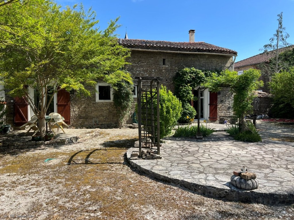House in Villefagnan - Image 2