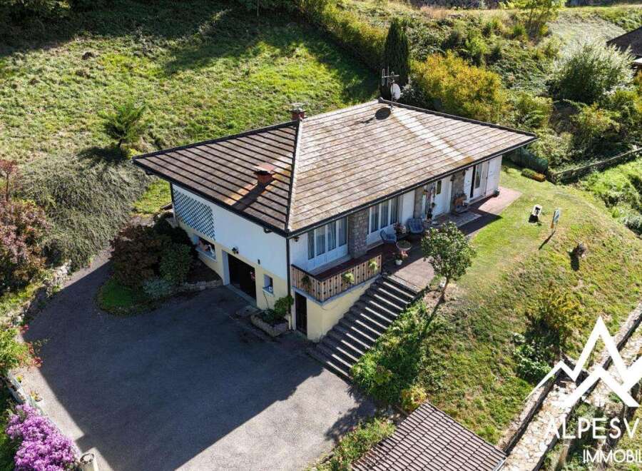 House in Le Biot - Image 2