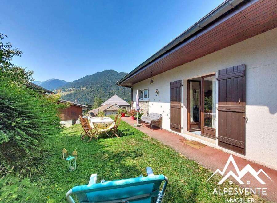 House in Le Biot - Image 3