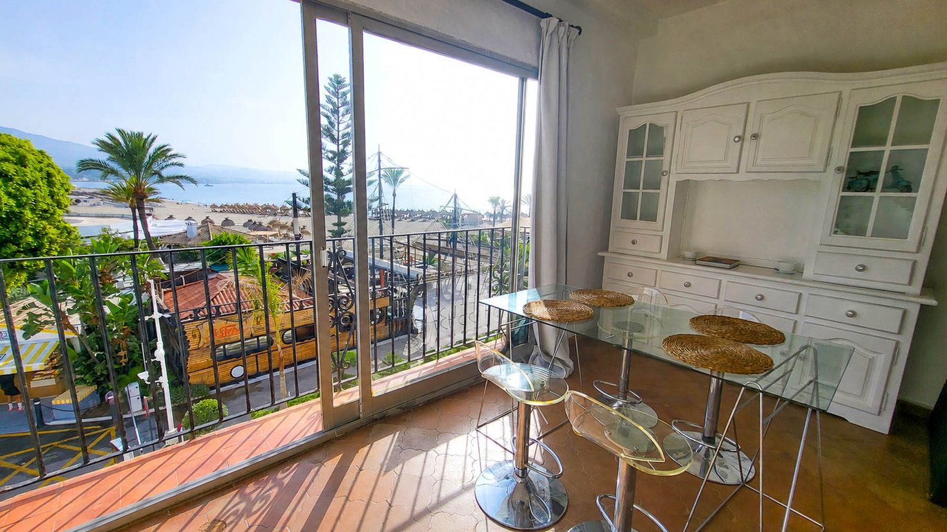 Apartment in Puerto Banus - Image 3