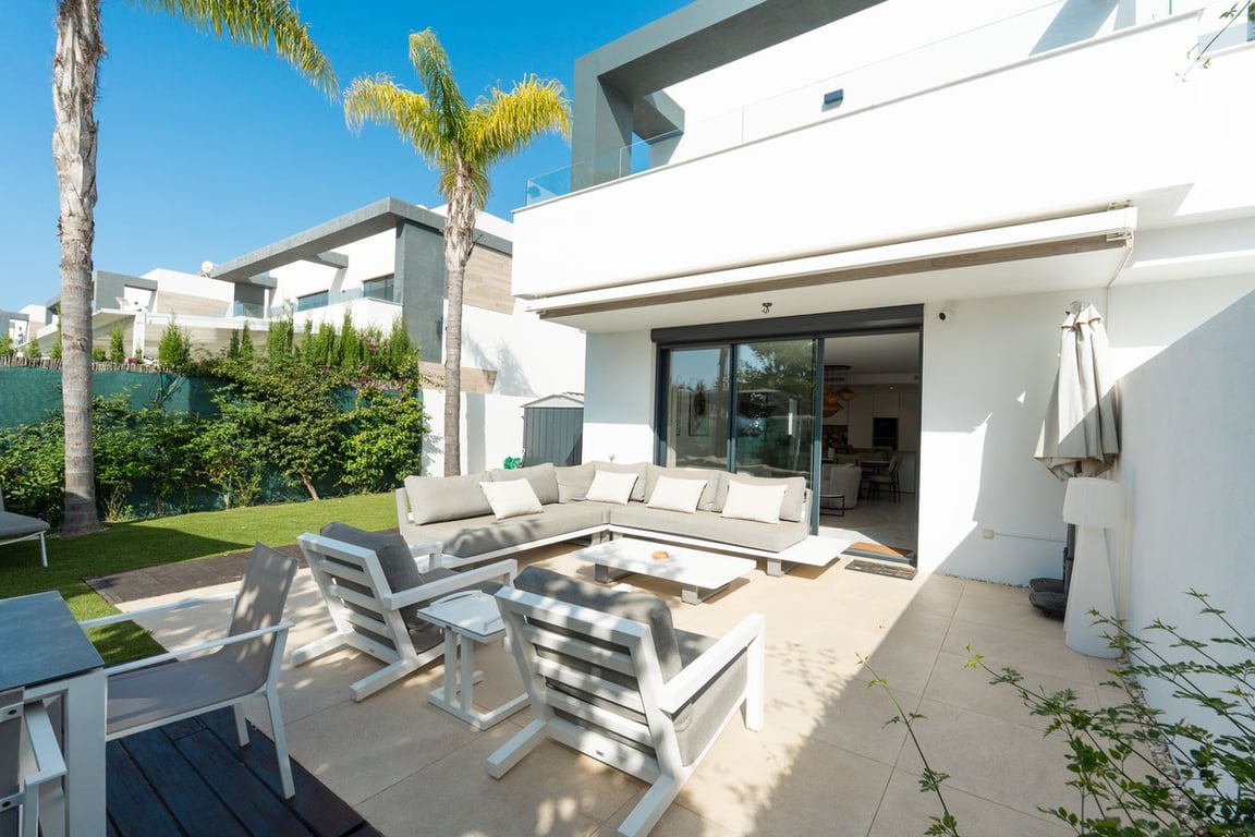 House in Estepona - Image 2