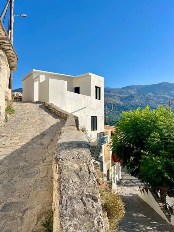 House in Vrachasi - Image 2