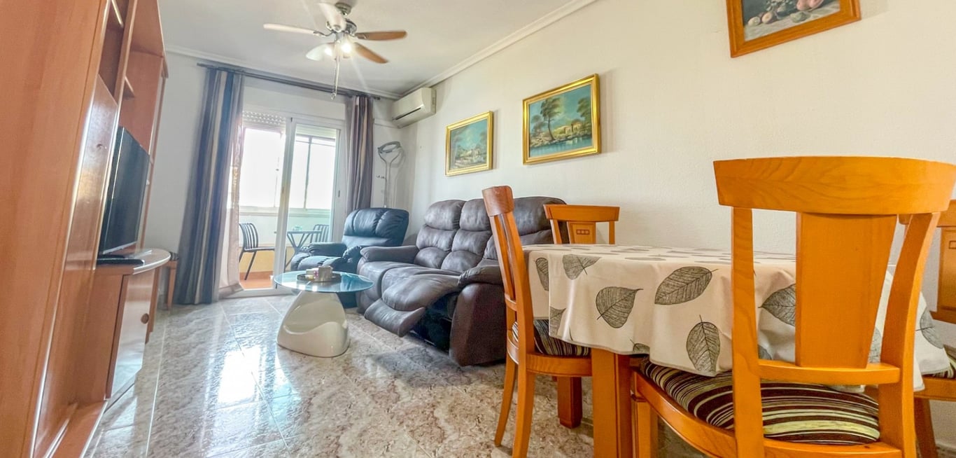 Apartment in Torrevieja - Image 2