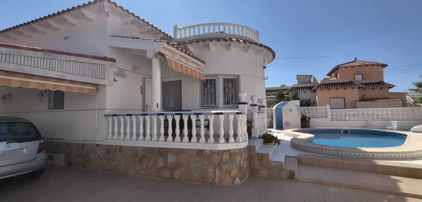 House in Villamartin - Image 2